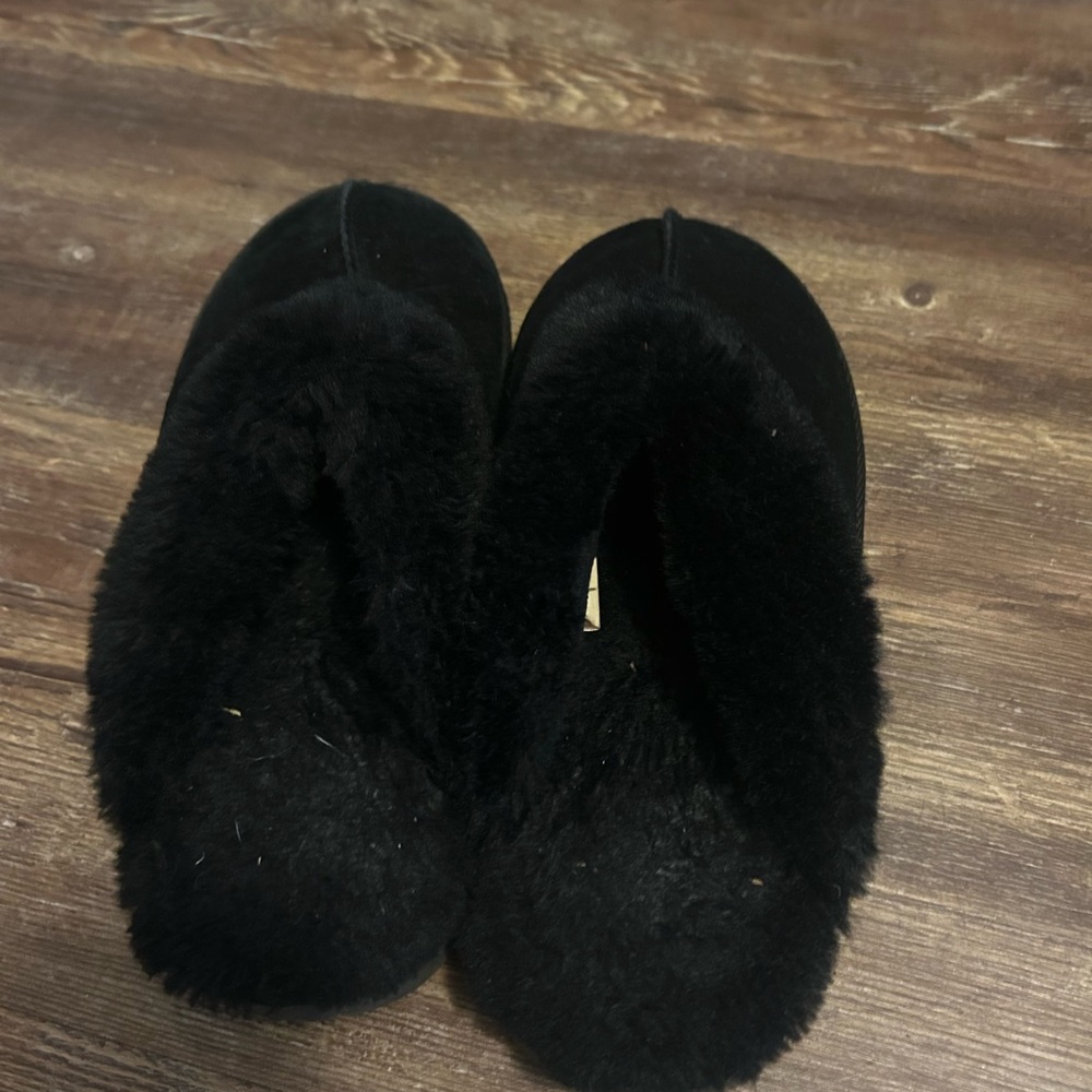 Elegant Black Fur Slippers for Women